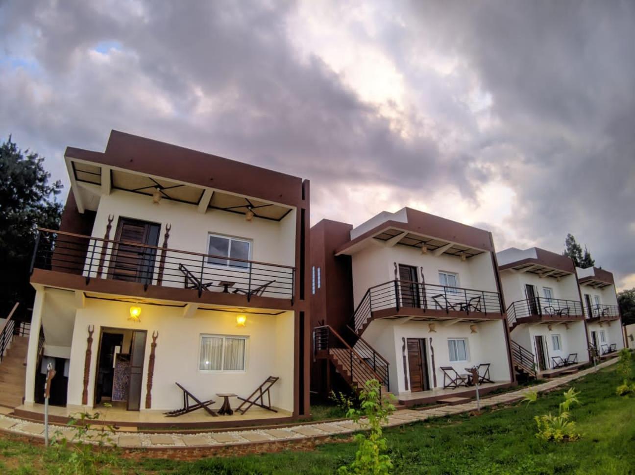 Bira Hotel Antsirabe Exterior photo