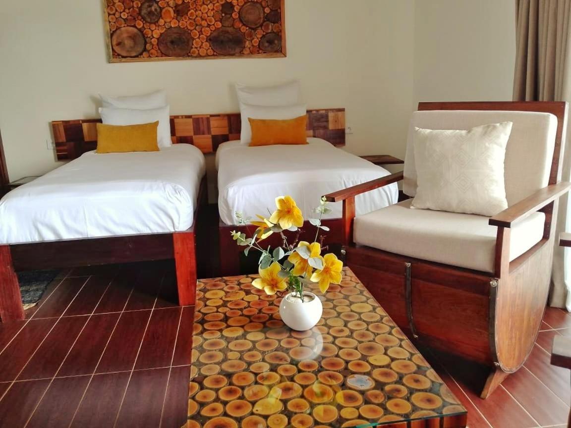 Bira Hotel Antsirabe Exterior photo