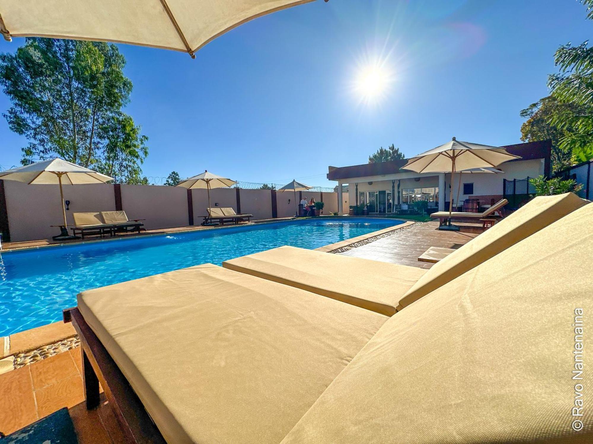 Bira Hotel Antsirabe Exterior photo