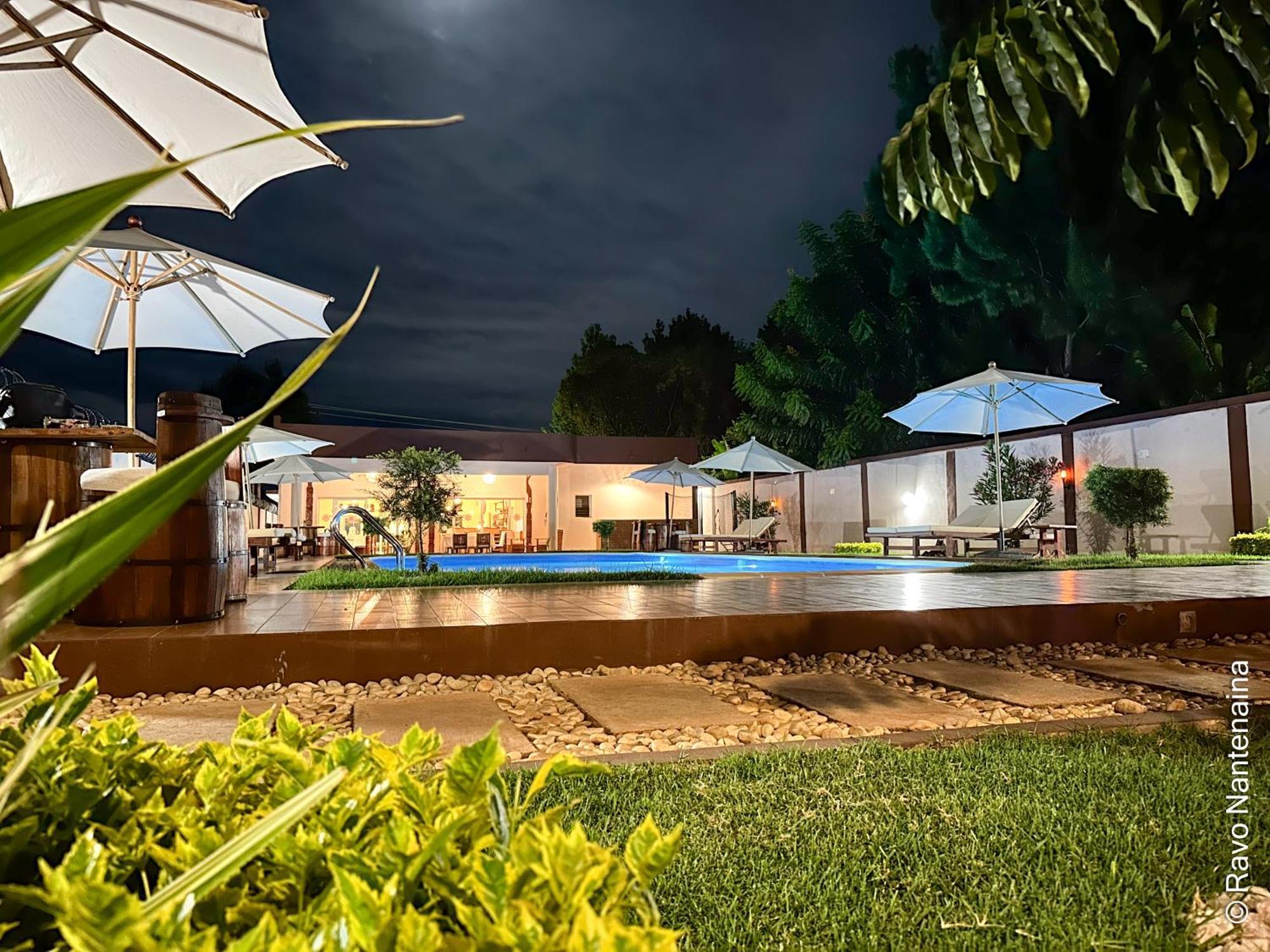 Bira Hotel Antsirabe Exterior photo