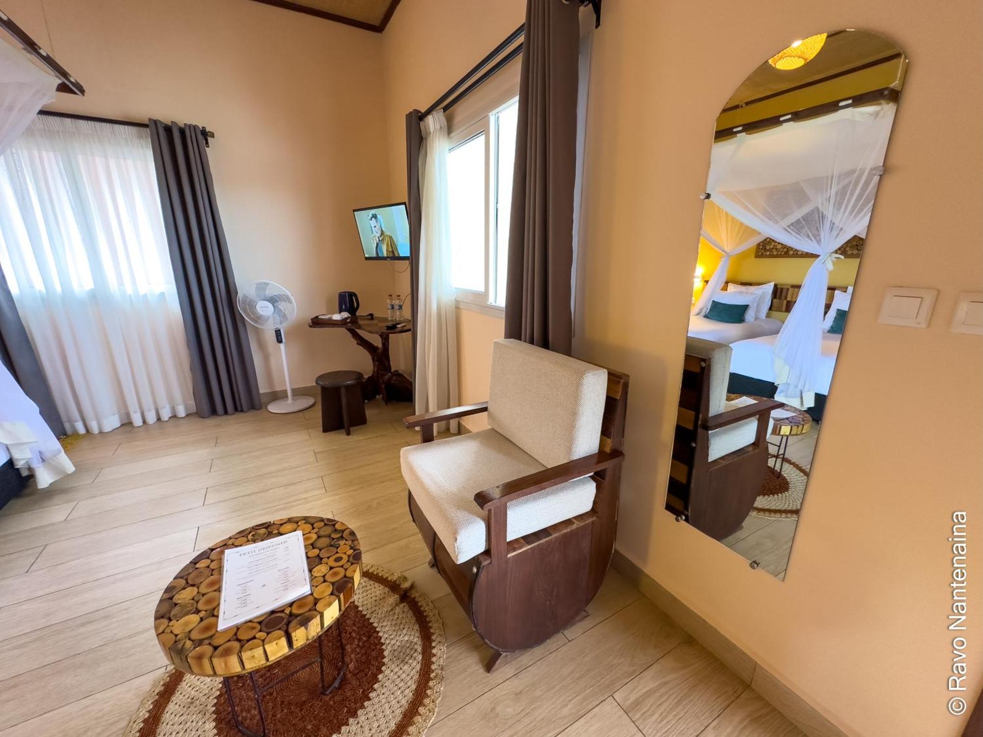 Bira Hotel Antsirabe Exterior photo